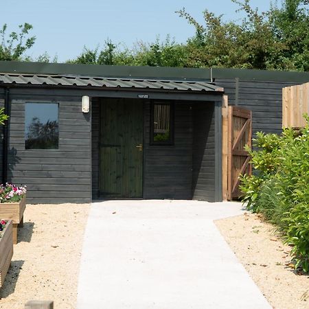 Swallowfield Glamping-Station Master Yeovil Bagian luar foto