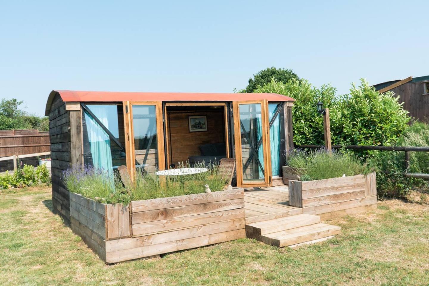Swallowfield Glamping-Station Master Yeovil Bagian luar foto