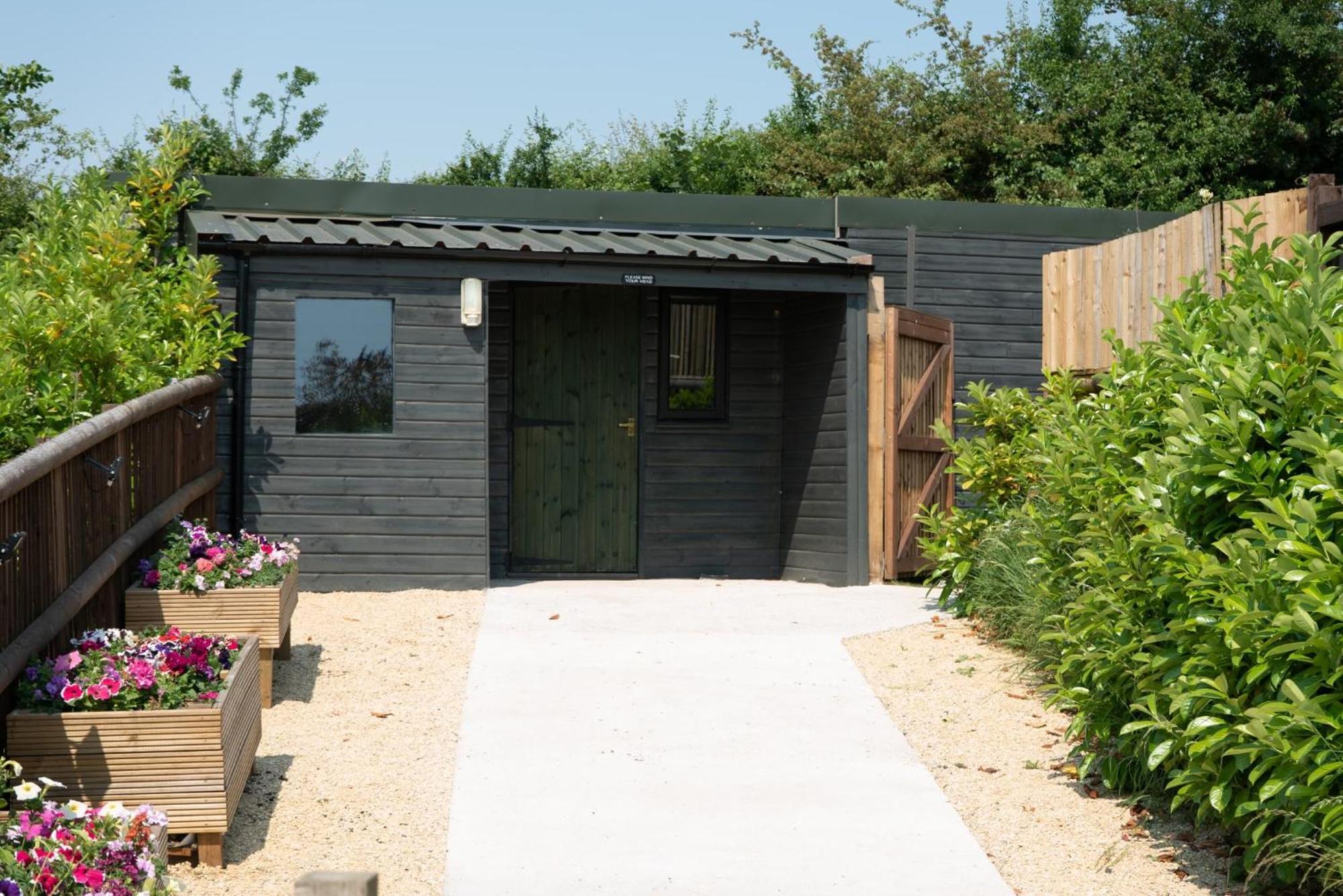 Swallowfield Glamping-Station Master Yeovil Bagian luar foto